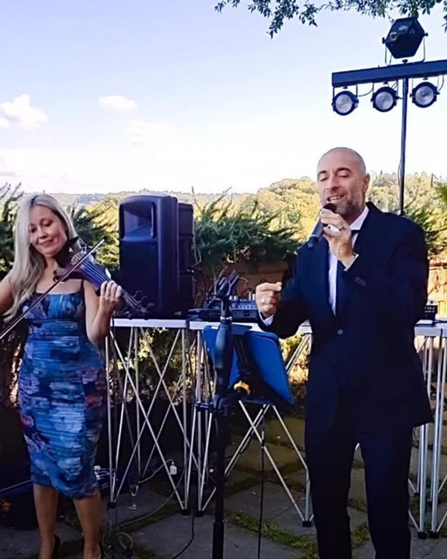 Voce e violino all’aperto